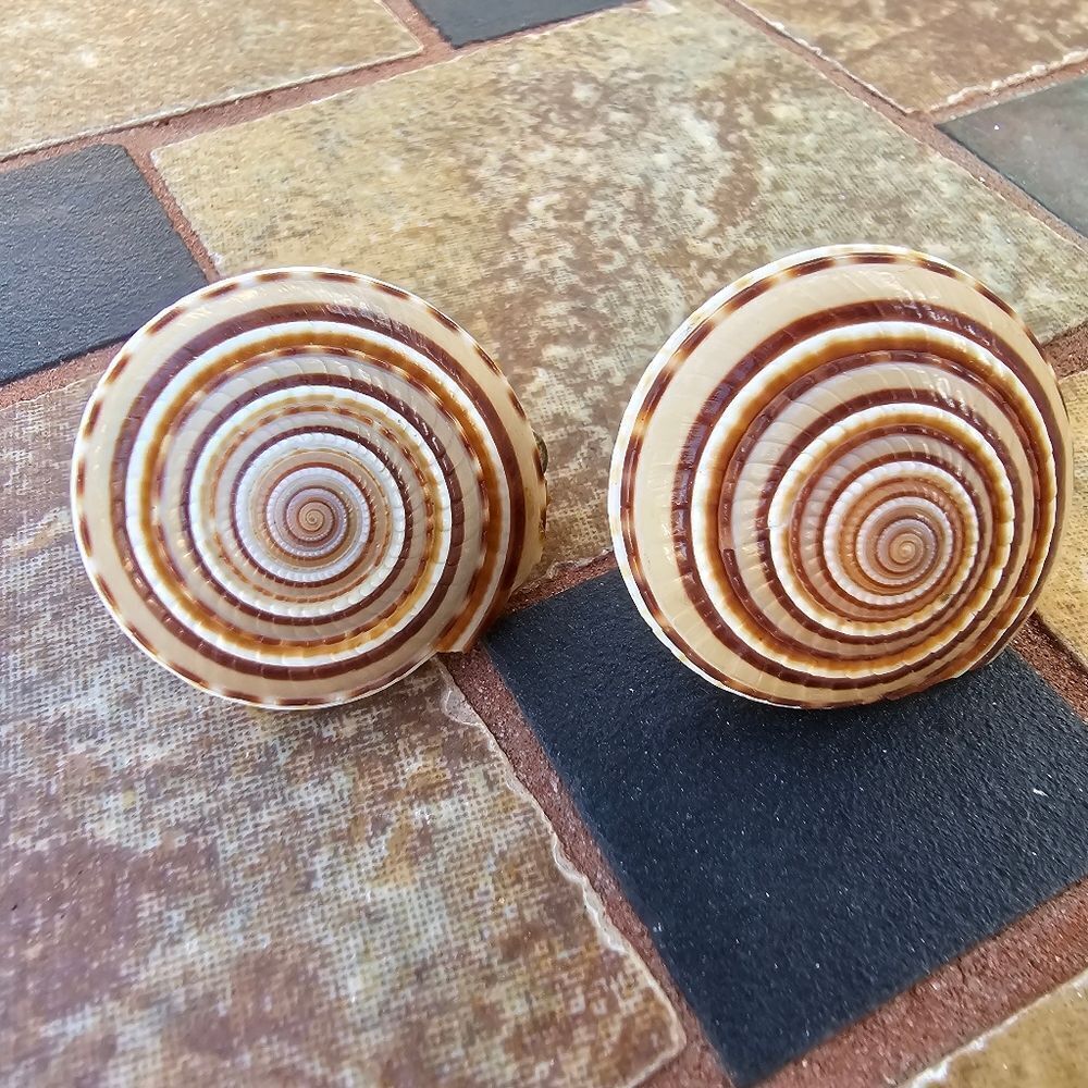 Vintage Seashell Earrings, clip on earrings